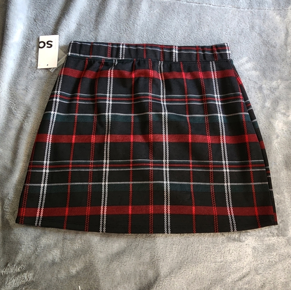 SO Plaid Faux Wrap Mini Skirt Red Black Goth Schoolgirl M NWT - Picture 2 of 3
